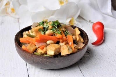 Orientalne pieczone tofu z warzywami, chilli i limonką na Thermomix
