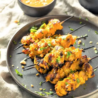 Kurczak Satay - pyszne szaszłyki w sosie orzechowym