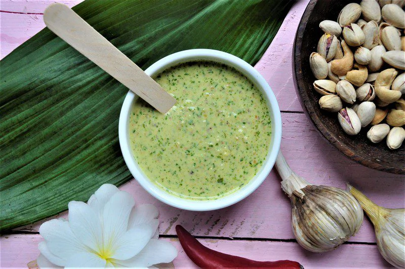 Pesto z kolendry i pistacji – pyszne i super zdrowe
