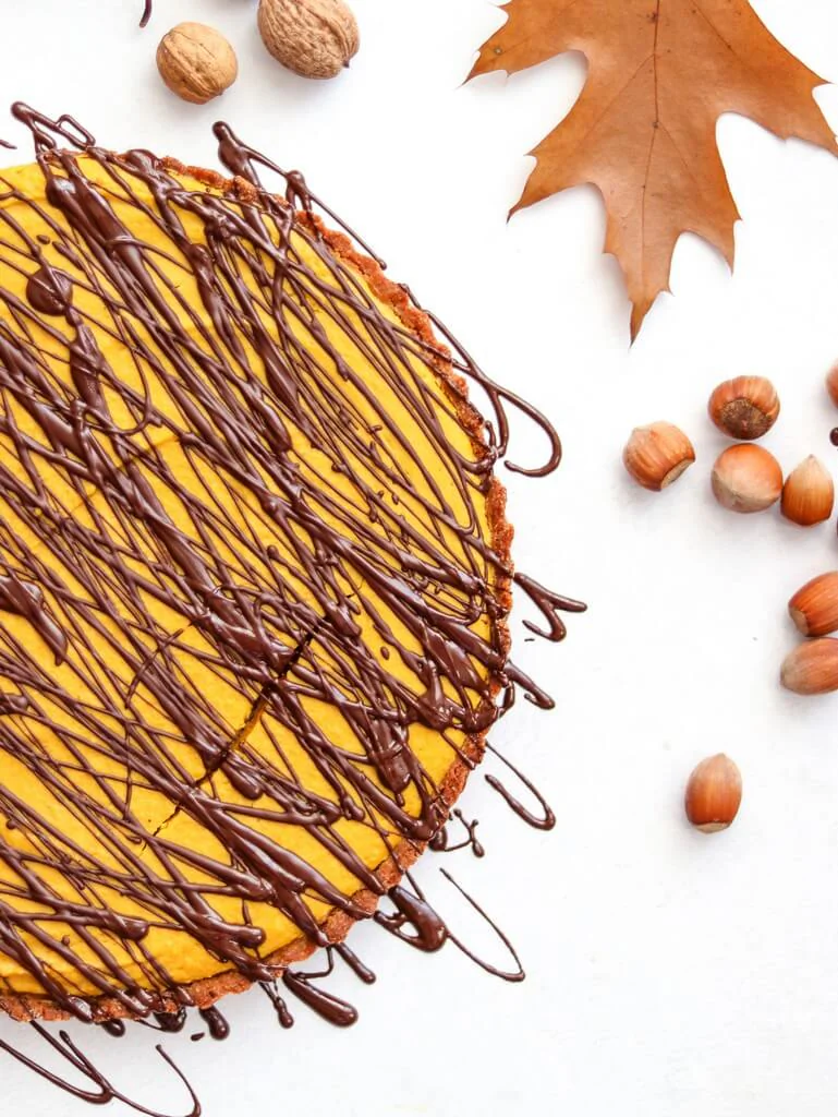 Tarta dyniowa z polewą czekoladową